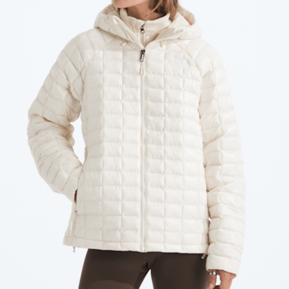 The North Face NWT Women's Thermoball eco hooded jacket white XXL
